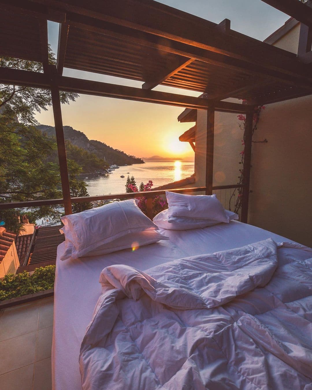 Hillside Beach Club